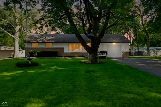 2844 Canterbury Lane, Indianapolis, IN 46220