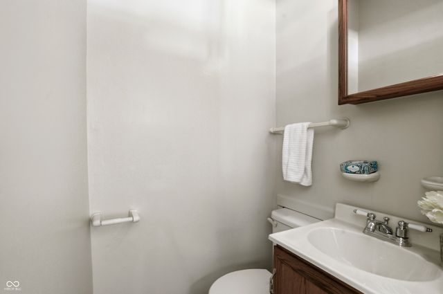 2844 Canterbury Lane, Indianapolis, IN 46220