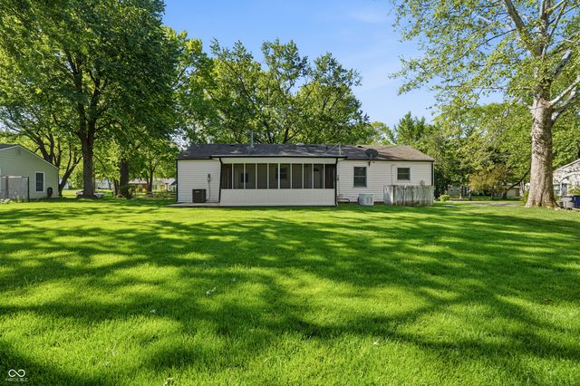 2844 Canterbury Lane, Indianapolis, IN 46220