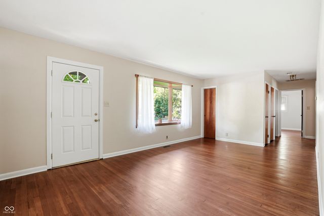 2844 Canterbury Lane, Indianapolis, IN 46220