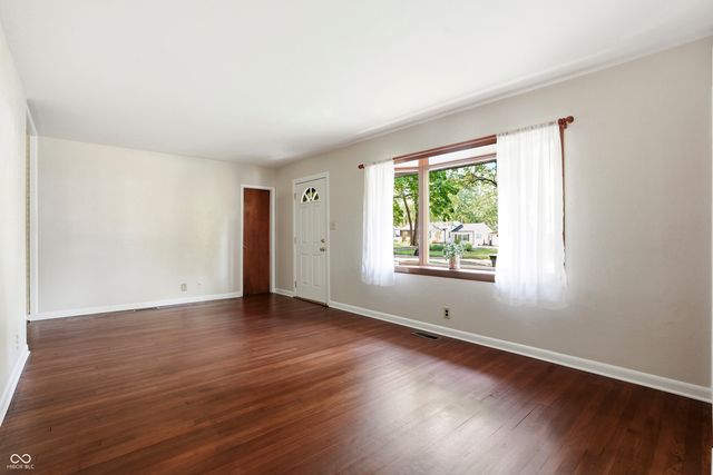 2844 Canterbury Lane, Indianapolis, IN 46220