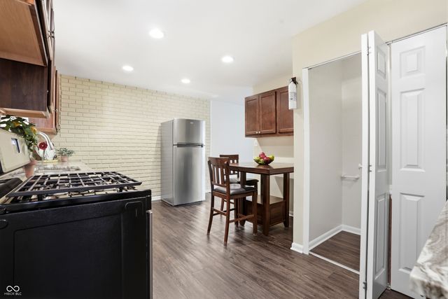 2844 Canterbury Lane, Indianapolis, IN 46220