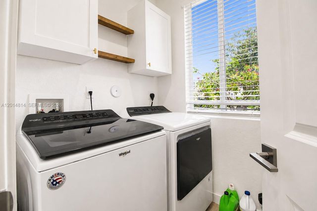 2382 SE 10th St, Homestead, FL 33035