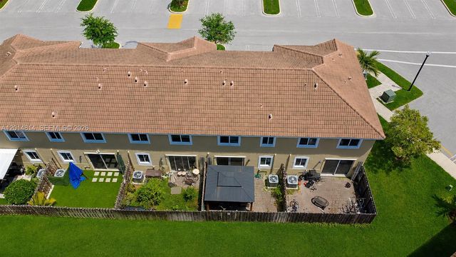 2382 SE 10th St, Homestead, FL 33035