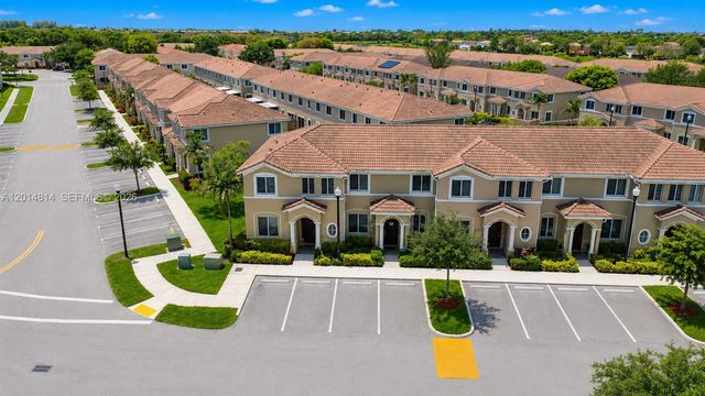 2382 SE 10th St, Homestead, FL 33035