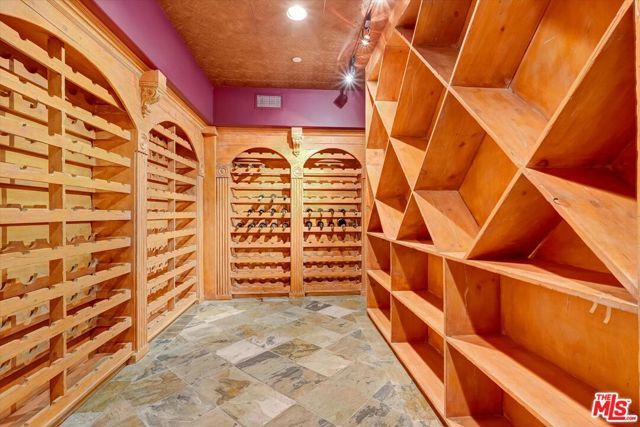 1248 E Tujunga Avenue, Burbank, CA 91501