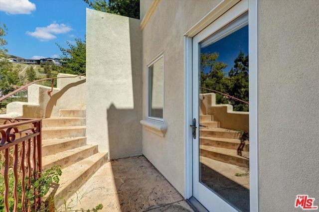 1248 E Tujunga Avenue, Burbank, CA 91501