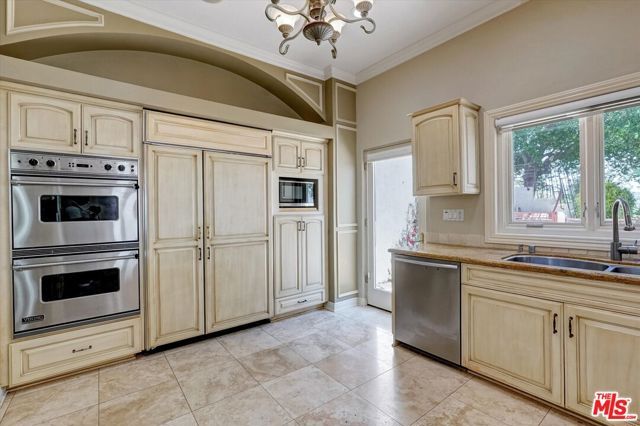 1248 E Tujunga Avenue, Burbank, CA 91501