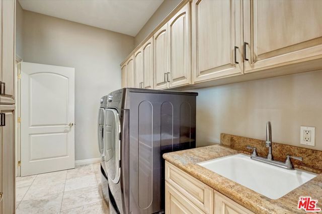 1248 E Tujunga Avenue, Burbank, CA 91501