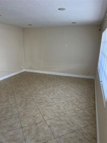 3923 NE 166th St N-106, North Miami Beach, FL 33160