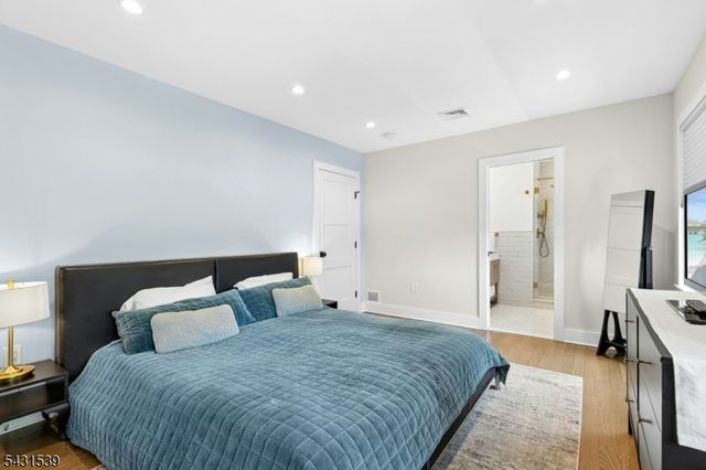 18 University Ave, Chatham Boro, NJ 07928