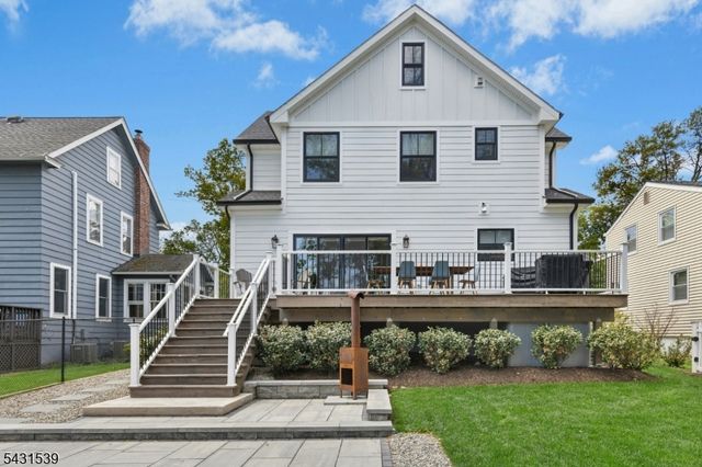 18 University Ave, Chatham Boro, NJ 07928