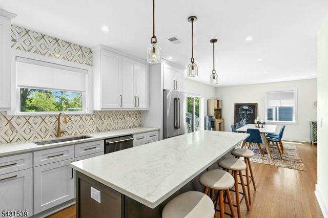 18 University Ave, Chatham Boro, NJ 07928