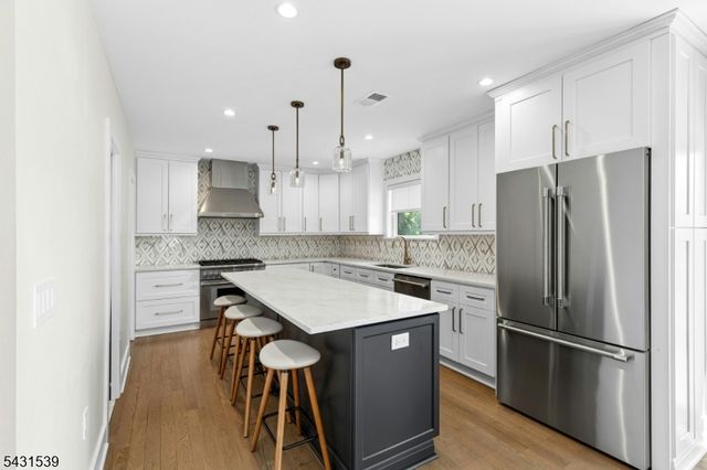 18 University Ave, Chatham Boro, NJ 07928