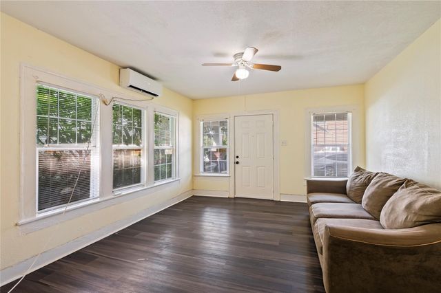6839 Avenue K, Houston, TX 77011