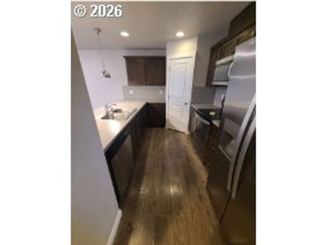 2917 FRUIT VALLEY Rd, Vancouver, WA 98660