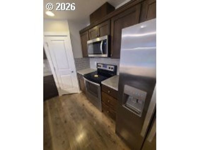 2917 FRUIT VALLEY Rd, Vancouver, WA 98660