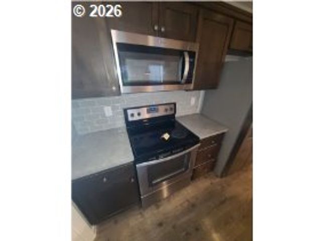 2917 FRUIT VALLEY Rd, Vancouver, WA 98660