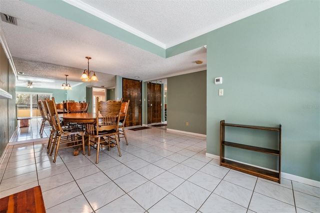 13612 S VILLAGE DRIVE 212, Tampa, FL 33618