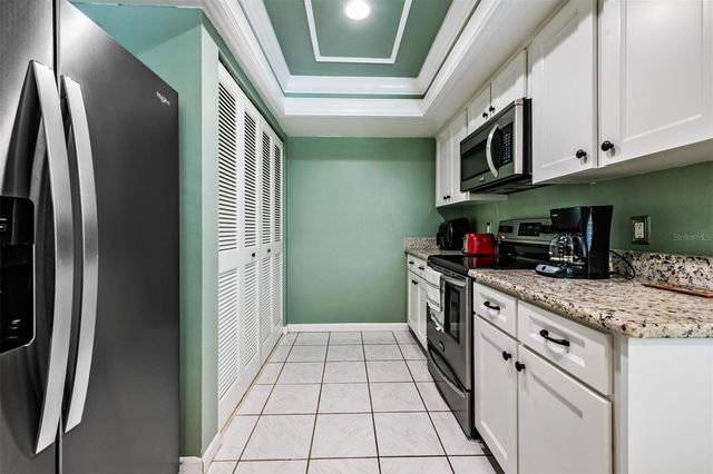 13612 S VILLAGE DRIVE 212, Tampa, FL 33618