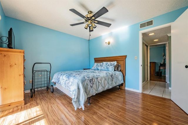 13612 S VILLAGE DRIVE 212, Tampa, FL 33618