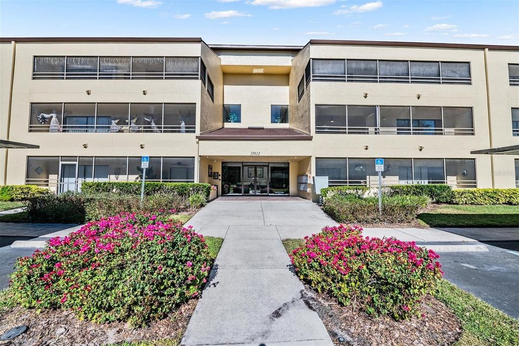13612 S VILLAGE DRIVE 212, Tampa, FL 33618