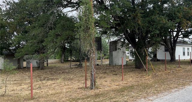 410 Catholic Cemetery Rd, George West, TX 78022