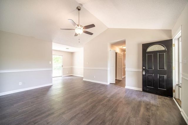 1059 Bridle Creek Drive, Flowery Branch, GA 30542