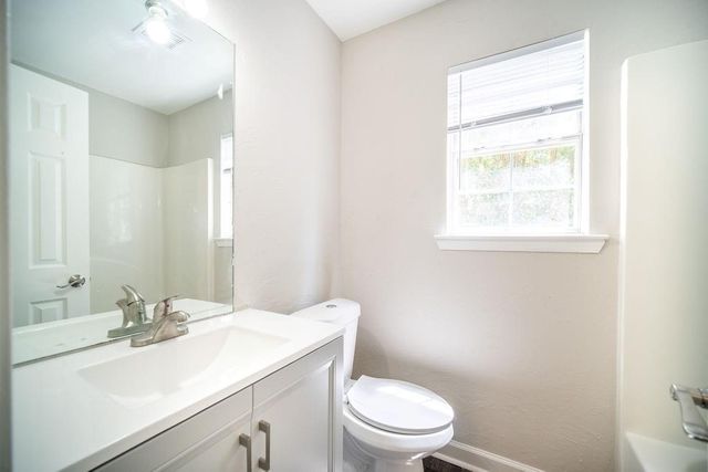 1059 Bridle Creek Drive, Flowery Branch, GA 30542