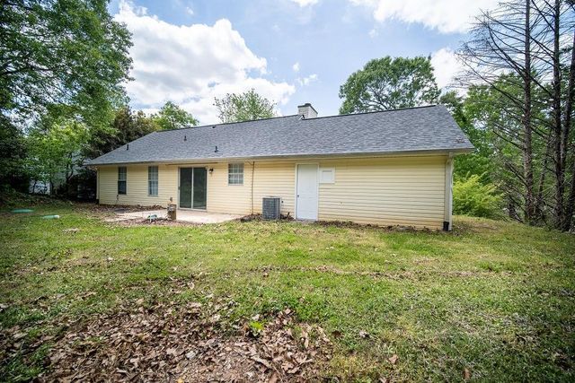 1059 Bridle Creek Drive, Flowery Branch, GA 30542