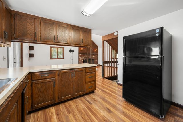 421 Kitemaug Road, Montville, CT 06382