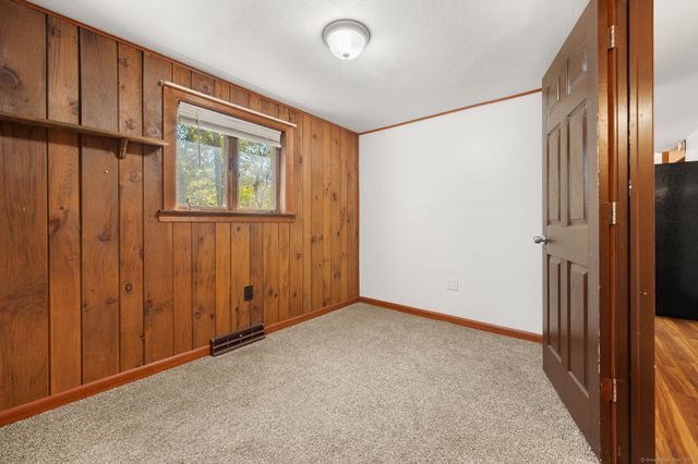 421 Kitemaug Road, Montville, CT 06382