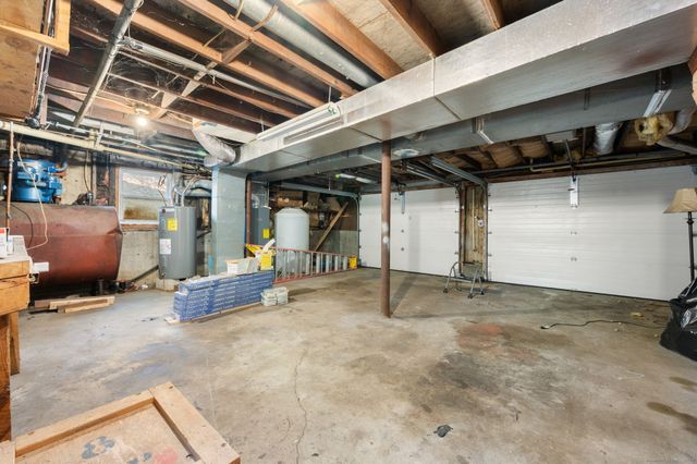 421 Kitemaug Road, Montville, CT 06382