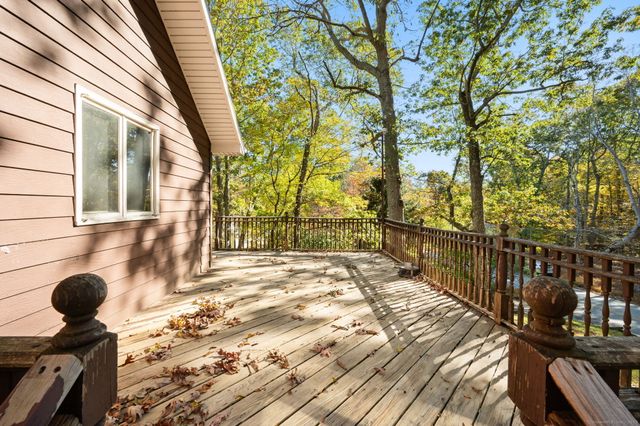 421 Kitemaug Road, Montville, CT 06382