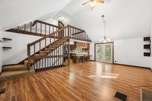 421 Kitemaug Road, Montville, CT 06382