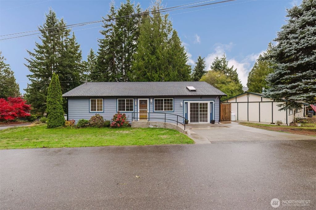 7600 Sandy Way NE, Poulsbo, WA 98370