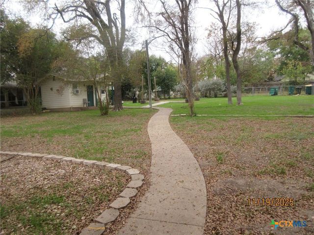 606 E 12th Avenue, Belton, TX 76513