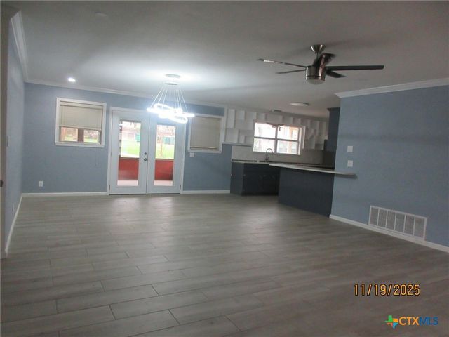 606 E 12th Avenue, Belton, TX 76513