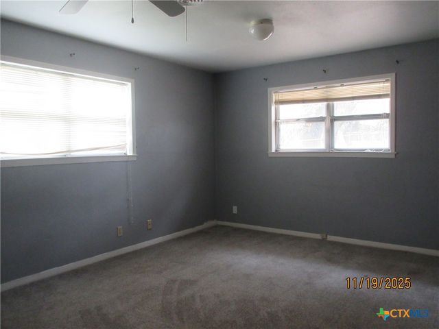 606 E 12th Avenue, Belton, TX 76513