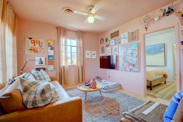 1208 Granite Avenue NW, Albuquerque, NM 87102