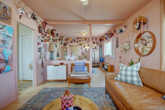 1208 Granite Avenue NW, Albuquerque, NM 87102