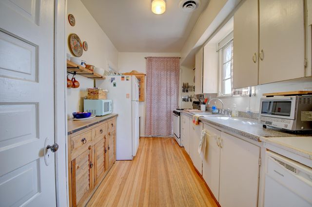 1208 Granite Avenue NW, Albuquerque, NM 87102