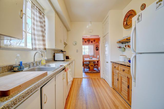 1208 Granite Avenue NW, Albuquerque, NM 87102