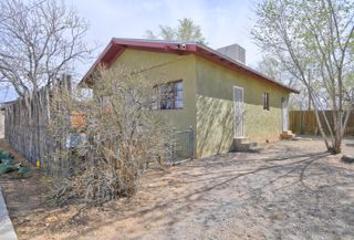 1208 Granite Avenue NW, Albuquerque, NM 87102