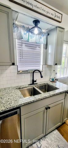 1647 EL CAMINO Road 5, Jacksonville, FL 32216