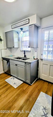 1647 EL CAMINO Road 5, Jacksonville, FL 32216