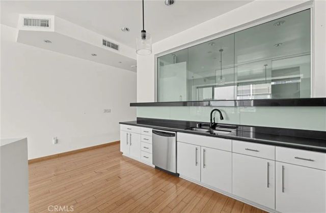 1100 Wilshire Boulevard 2207, Los Angeles, CA 90017
