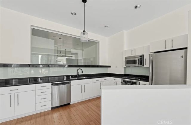 1100 Wilshire Boulevard 2207, Los Angeles, CA 90017