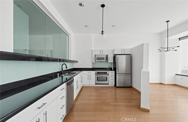 1100 Wilshire Boulevard 2207, Los Angeles, CA 90017