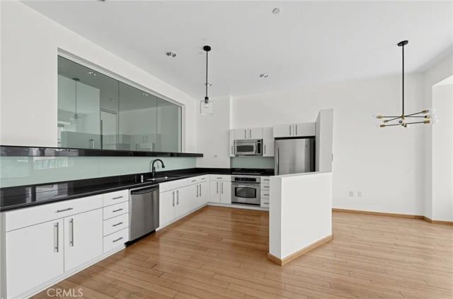1100 Wilshire Boulevard 2207, Los Angeles, CA 90017